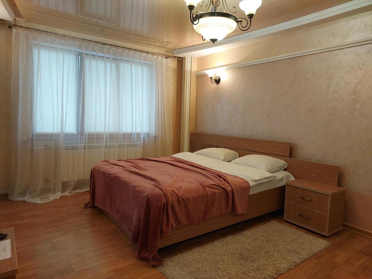 Затишна студія біля центру Луцьк Екстер'єр фото